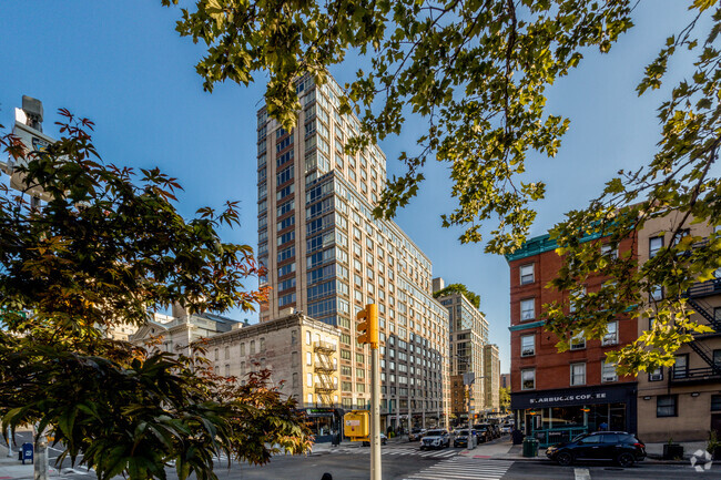 Foto del edificio - Carnegie Hill Place