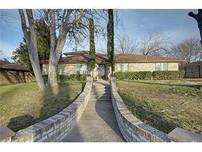 Building Photo - 1902 Cottonwood Rd