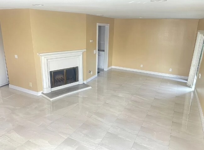 Foto del edificio - 660 Golden Springs Dr