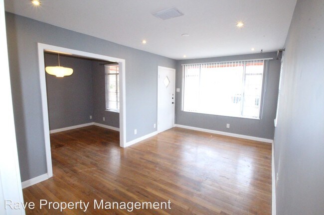 Building Photo - 1305 W Saint Johns Ave