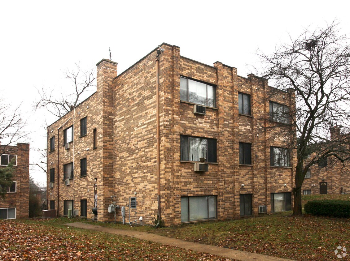 Primary Photo - 1155 N Boxwood Dr
