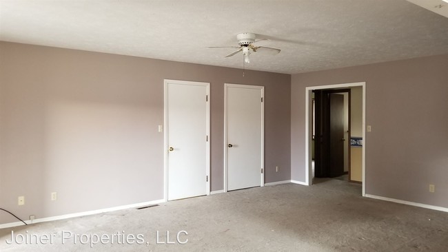 Building Photo - 1402 Cherry Ln