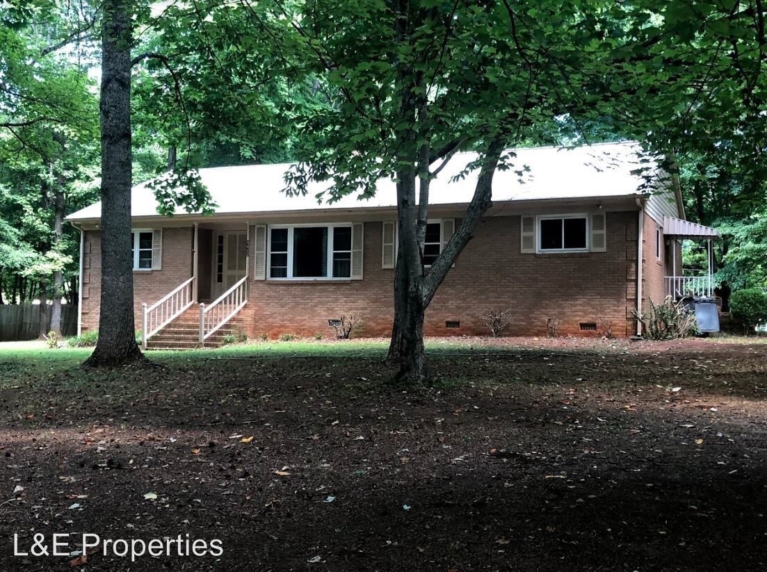 Primary Photo - 4 br, 2 bath House - 8412 Douglas Drive