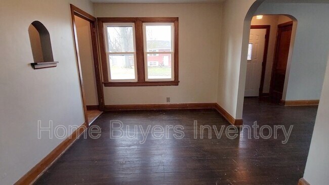 Building Photo - 3735 Elbertus Ave