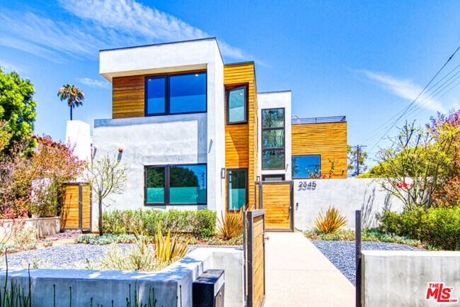 Foto del edificio - 2345 27th St