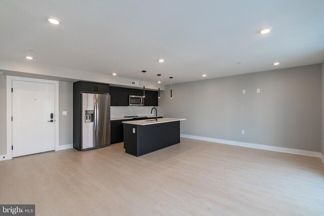 Foto del edificio - 6604 Ridge Ave