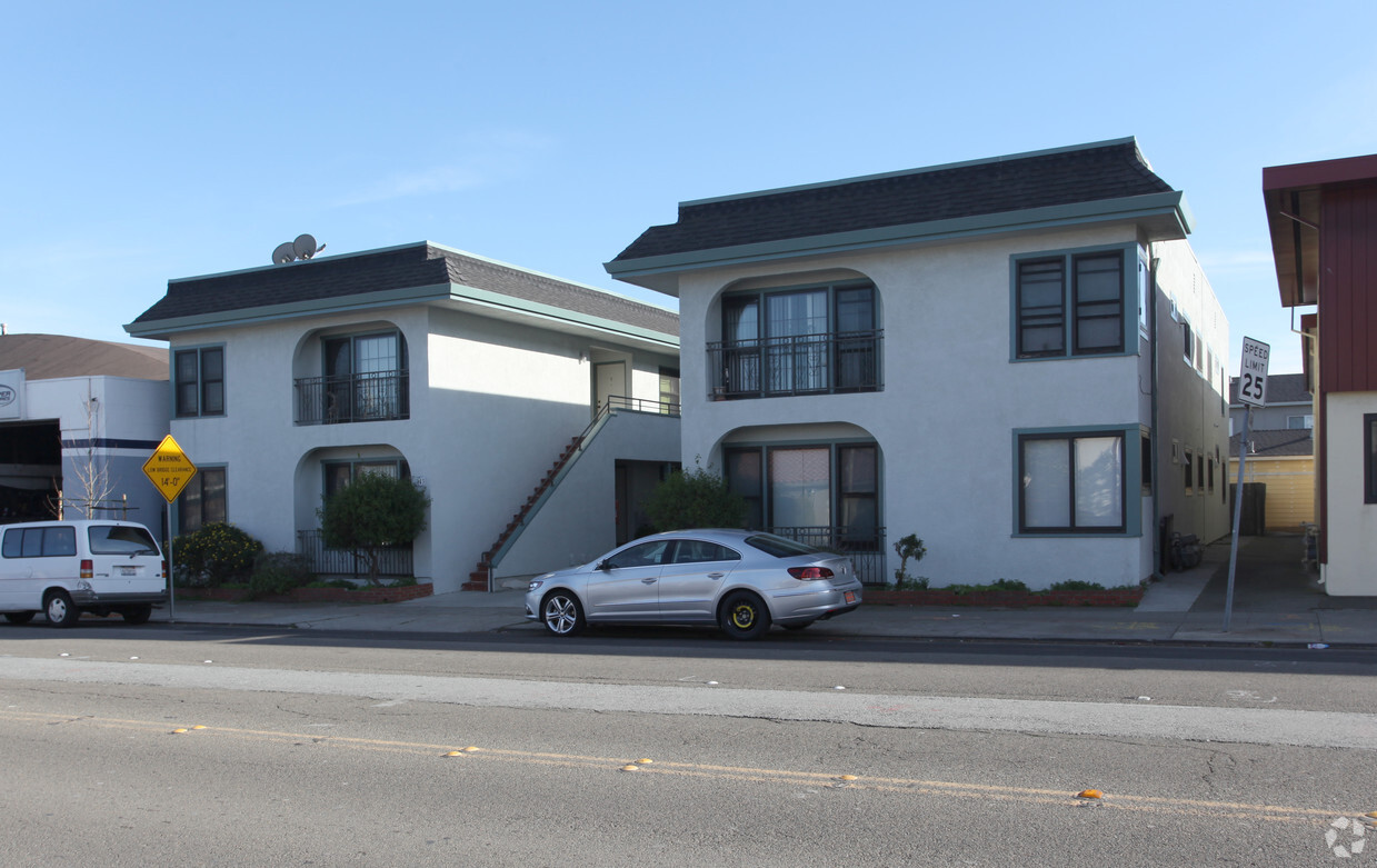 Foto principal - 241-243 San Bruno Ave W