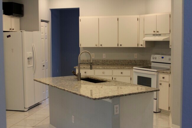 Building Photo - 303 W Frances Ave