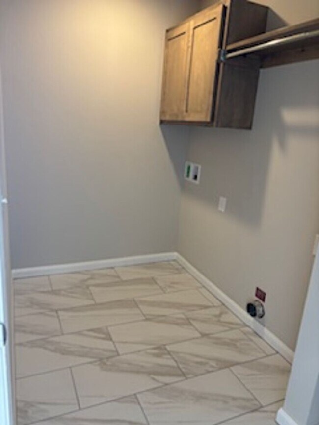 Foto del edificio - FIRST MONTH FREE - Beautiful New Home!