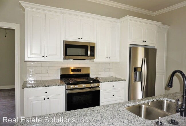 Building Photo - 3 br, 2 bath House - 620 Bradford Dr