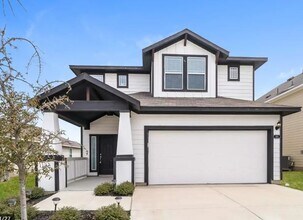 Building Photo - 323 Black Opal Dr