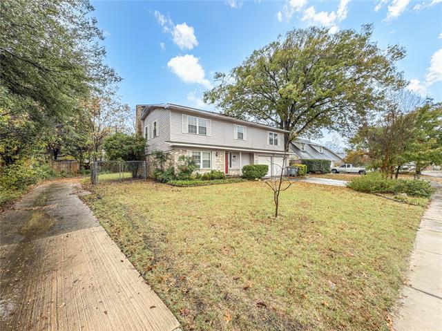 Foto del edificio - 8636 Strathmore Dr