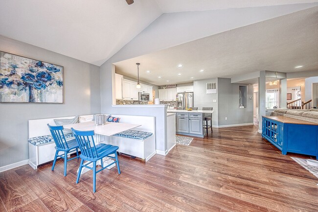 Building Photo - Super Cute 4 bedroom 3 1/2 bath home: Perf...
