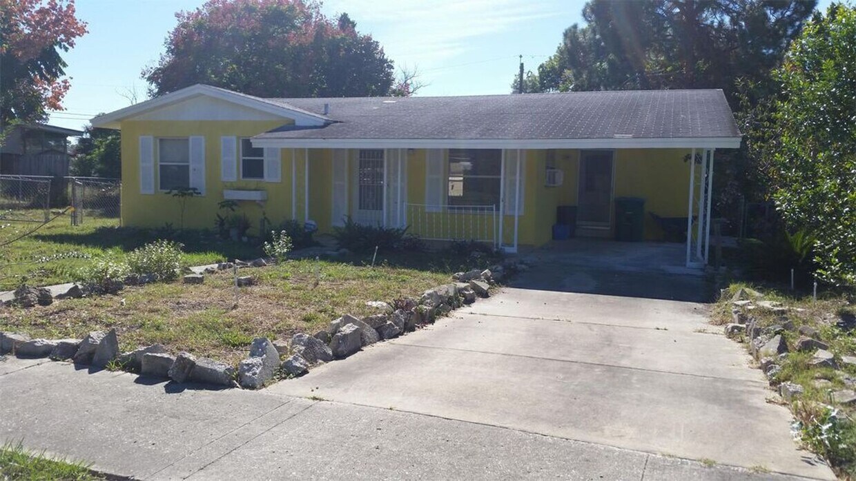 Foto principal - 3 Bed 1 Bath Home | Pet Friendly | Fenced ...