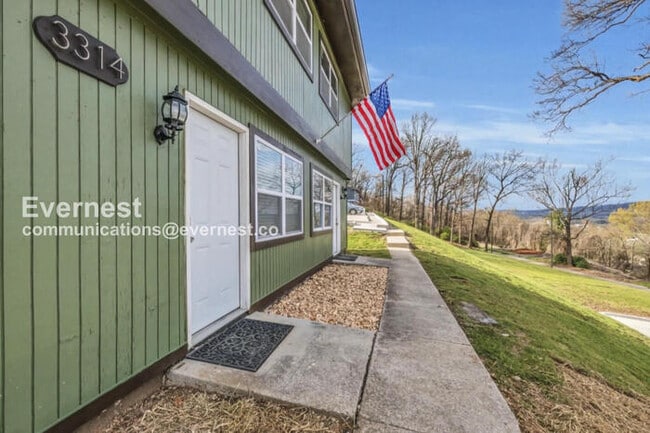 Building Photo - 3316 Roadrunner Trail