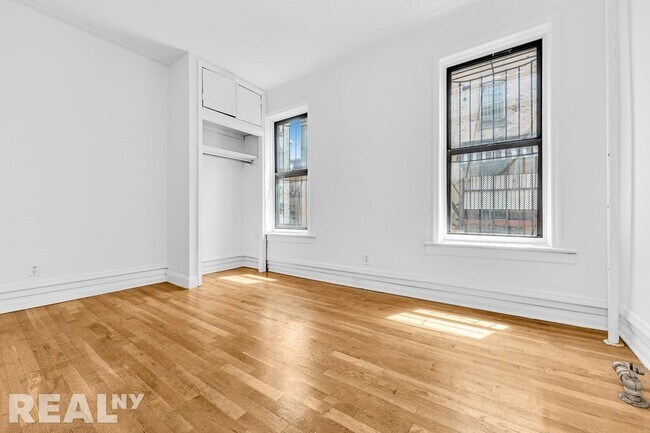 Foto del edificio - 142 S 9th St