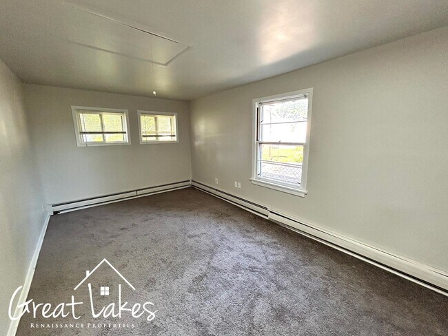 Foto del edificio - Beautiful 2 Bedroom 1 Bathroom now availab...