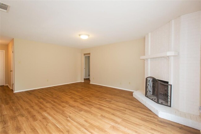 Foto del edificio - 7708 Wakefield Dr