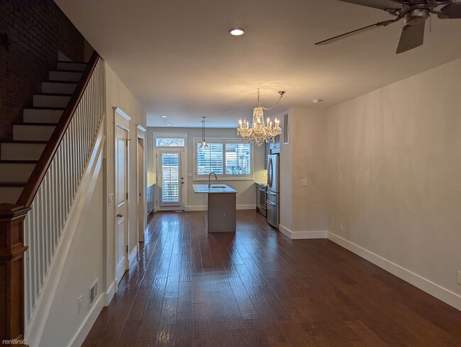 Building Photo - 4 br, 2.5 bath House - 228 F St NE # 1