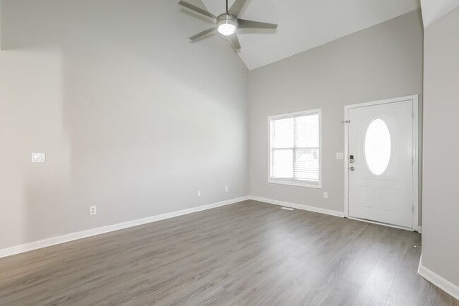 Building Photo - 304 Mary Alice Dr