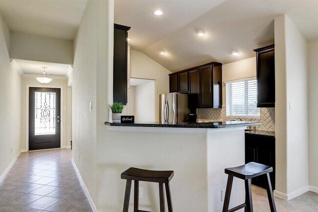 Foto del edificio - 15718 Whispering Green Dr