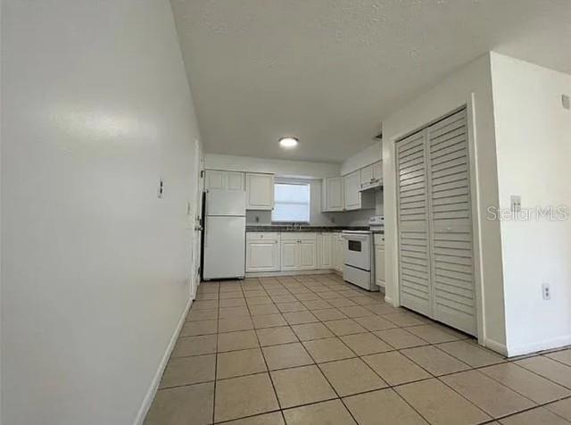 Foto del edificio - 10407 N Jasmine Ave