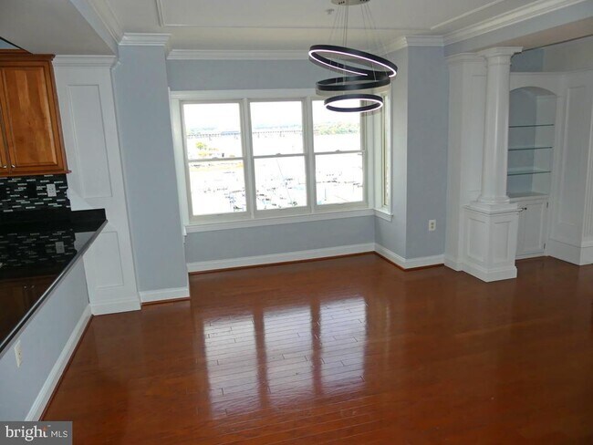 Building Photo - 505 Concord St