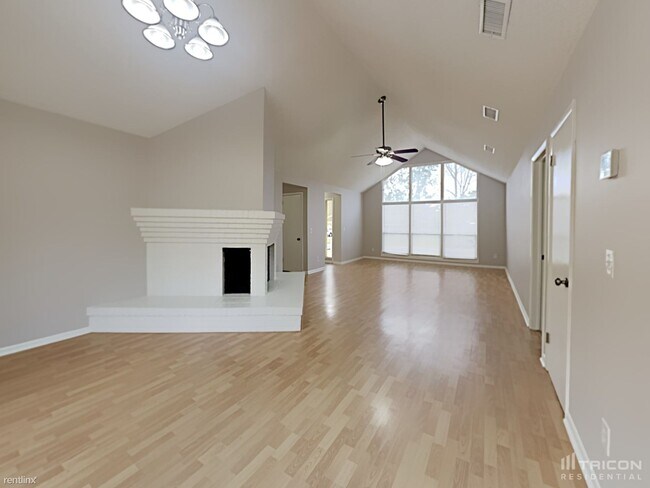 Building Photo - 5264 Rainey Ave E