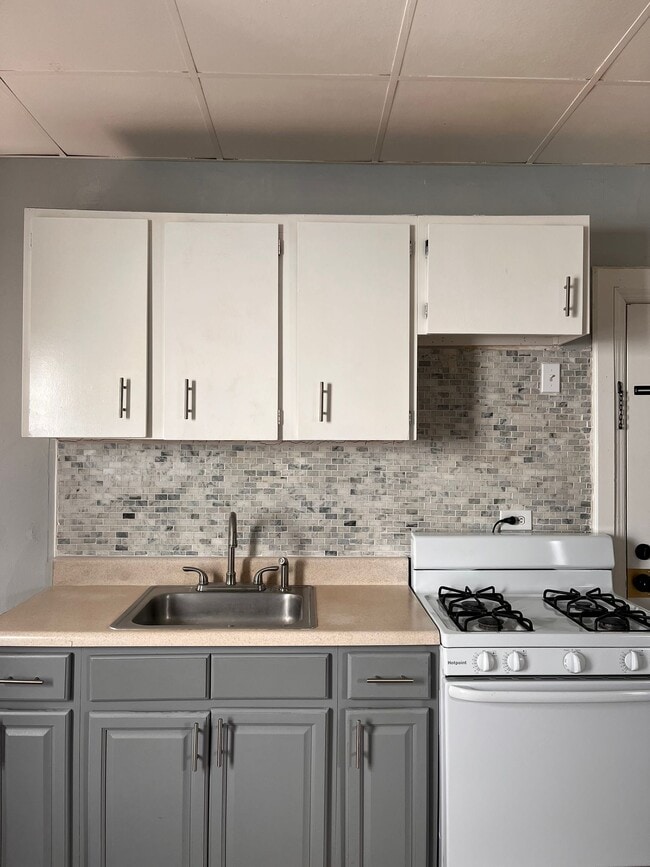 Building Photo - 112 Linden Ave