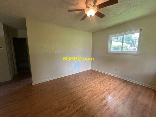 Foto del edificio - 7017 Gibson Rd