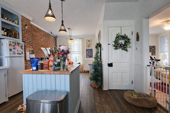 Foto del edificio - 397 Charlestown Rd