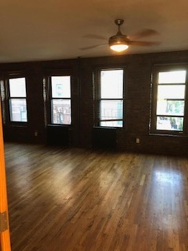 Building Photo - 92 Allen Street