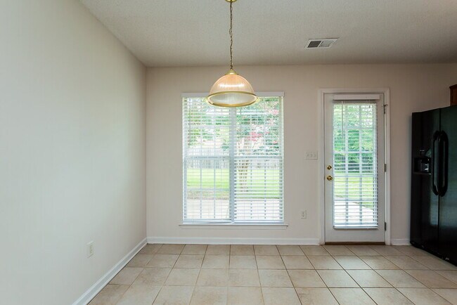 Building Photo - 10716 Ridgefield Dr