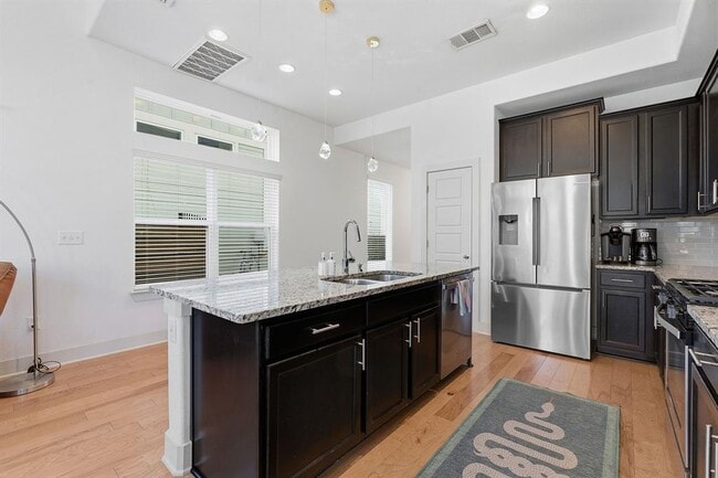 Foto del edificio - 6003 Duncanville Pass