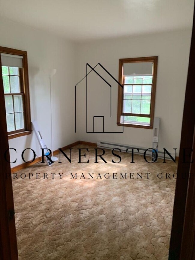 Building Photo - Cute 1 bedroom house Rockwell City $560, no water bill!