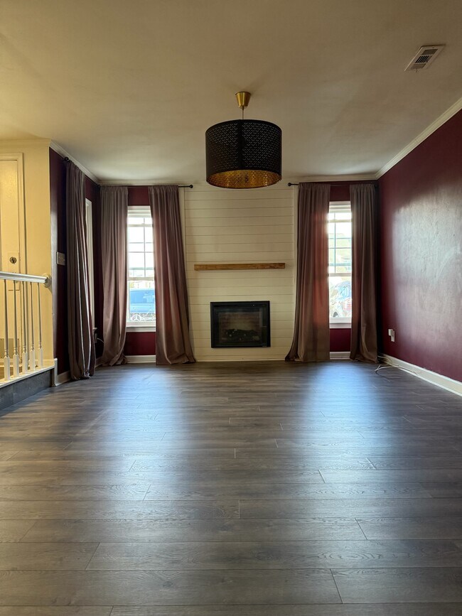 Foto del edificio - 713 Goodard Dr