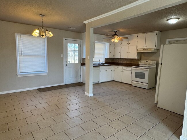 Building Photo - 734 NW 31st St