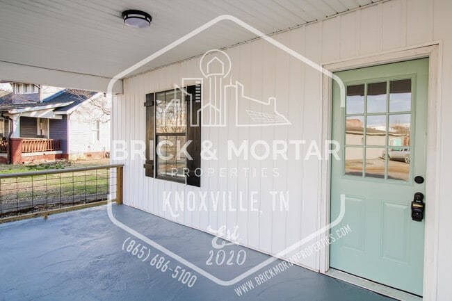 Building Photo - 2504 W Blount Ave