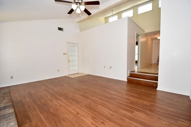 Foto del edificio - 3 Bed 2 Bath in Ruston. Lawn Care Included!