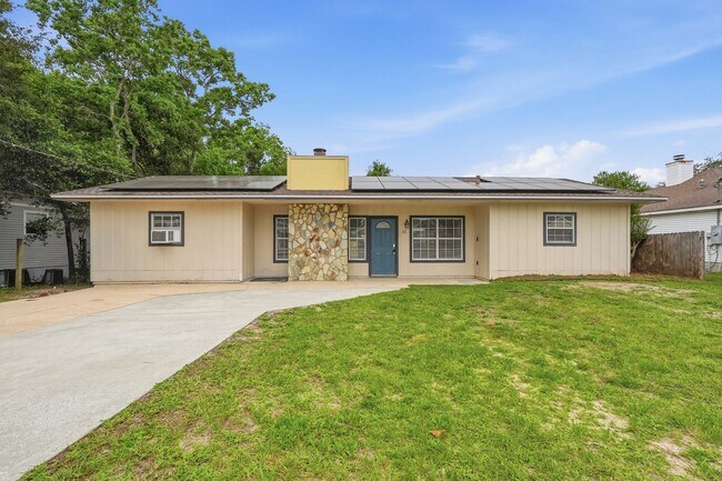 Foto del edificio - 3BR w/ IDEAL location near Hurlburt Field!!