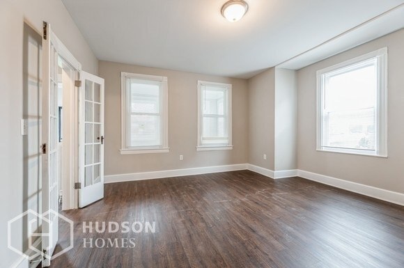 Foto del edificio - NOW AVAILABLE! -  84 BELLEVILLE AVE, BLOOM...
