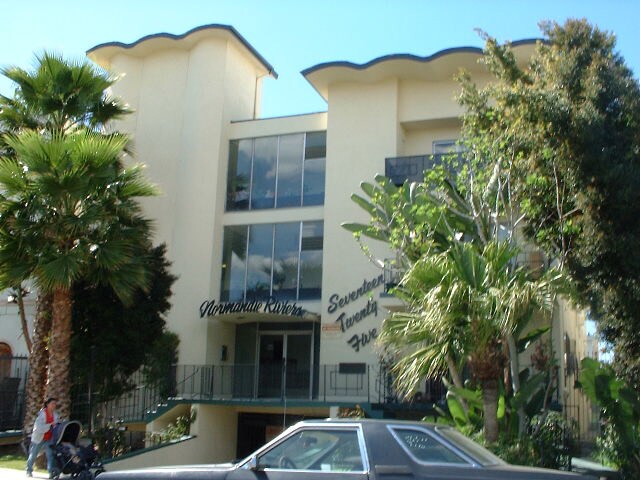 NA - 1725 N Normandie Ave