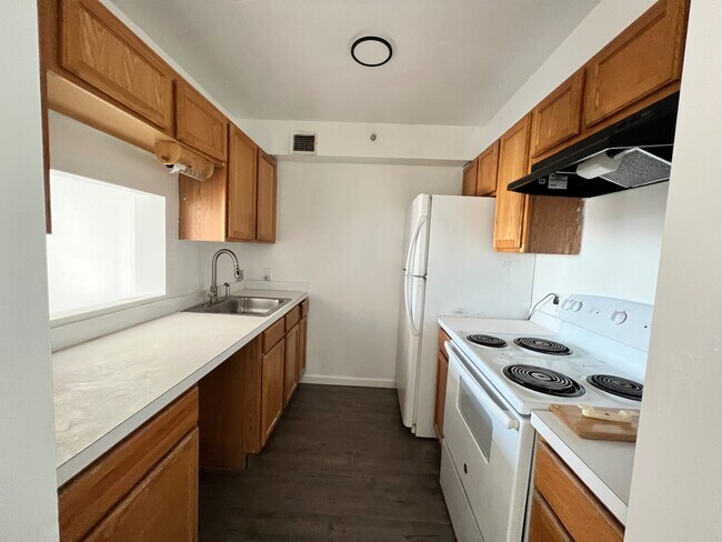 Building Photo - 221 Beach 80th St