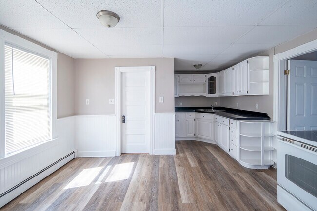Kitchen - 9 Mulberry St