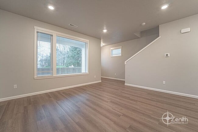 Foto del edificio - 16318 NE 20th St