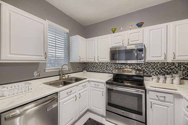 Building Photo - Beautiful 2-bedroom Condo in highly desirable Falling Water community in Littleton! Pool-Fitnes C...