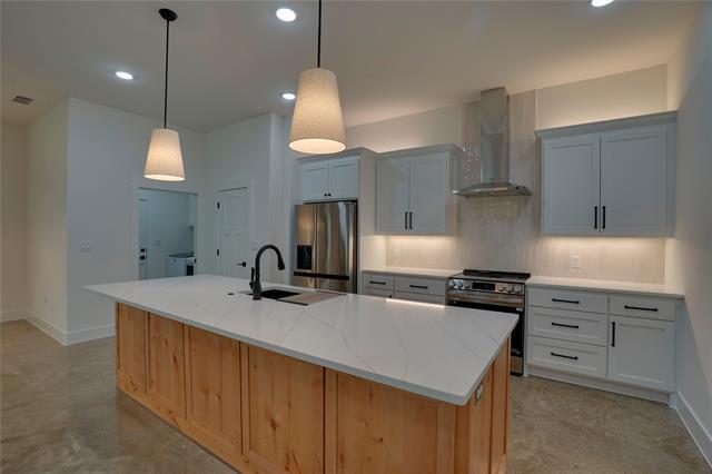 Building Photo - 102 Cardinal Wds