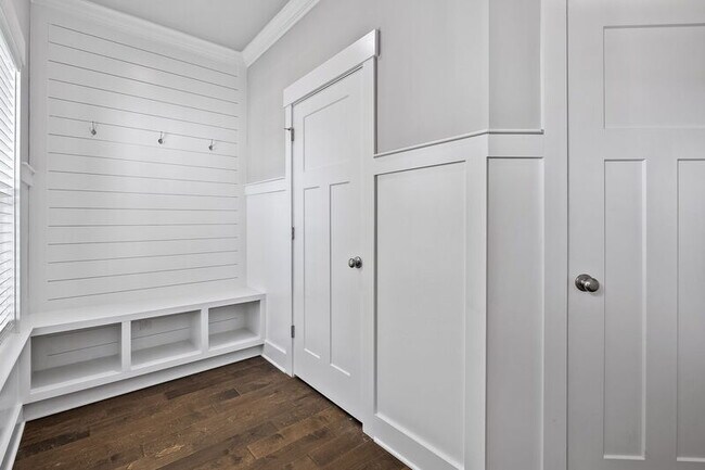 Building Photo - 411 Raleigh Elm Dr