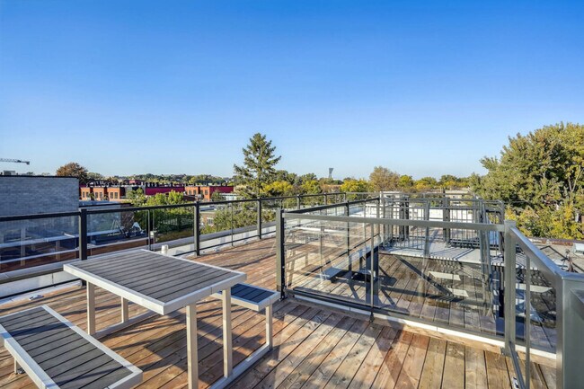 Photo du bâtiment - 2110 Rue Bercy