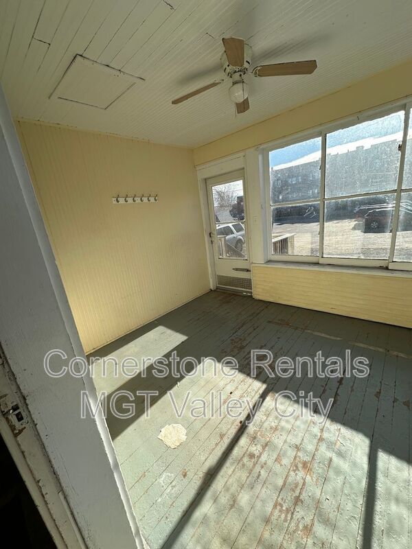 Foto del edificio - 141 6th St NW